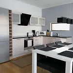 Marina Rauhan Village 公寓 *